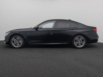 BMW 750 - 11