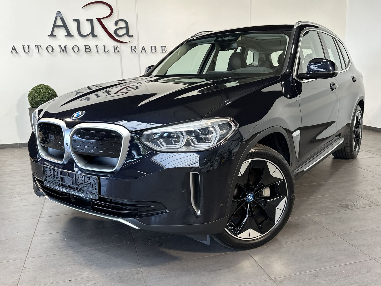 Fahrzeugabbildung BMW iX3 Impressive NAV+LED+H&K+360°+HEAD-UP+20ZO+1HD