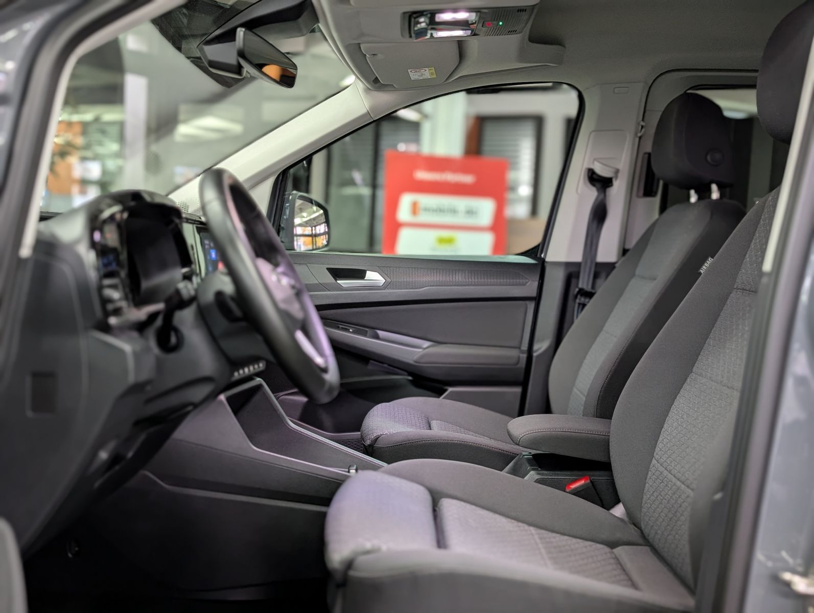 Fahrzeugabbildung Ford Tourneo Connect L2 Titanium 7-Sit Bi-LED Cam AHK