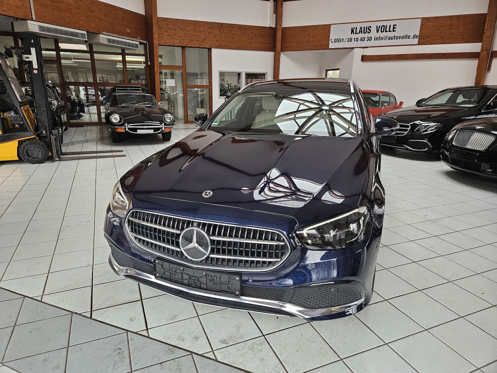 MERCEDES-BENZ E 400 d 4M Avantgarde MBUX Pano LED Distron.360°