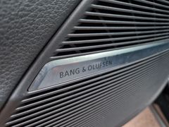 Fahrzeugabbildung Audi RSQ8 UPE186 DYNAMIK+ KERAMIK 23" PANO B&O AHK