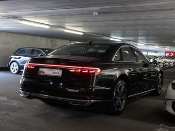 Audi A8 - 6