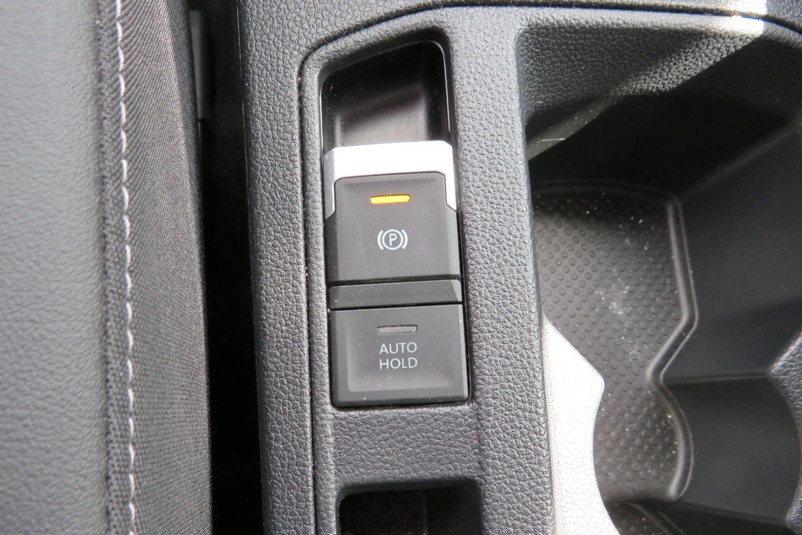 Fahrzeugabbildung Volkswagen T-Roc Style ACC APP MASSAGE SITZH. 17`KAMERA 1.H