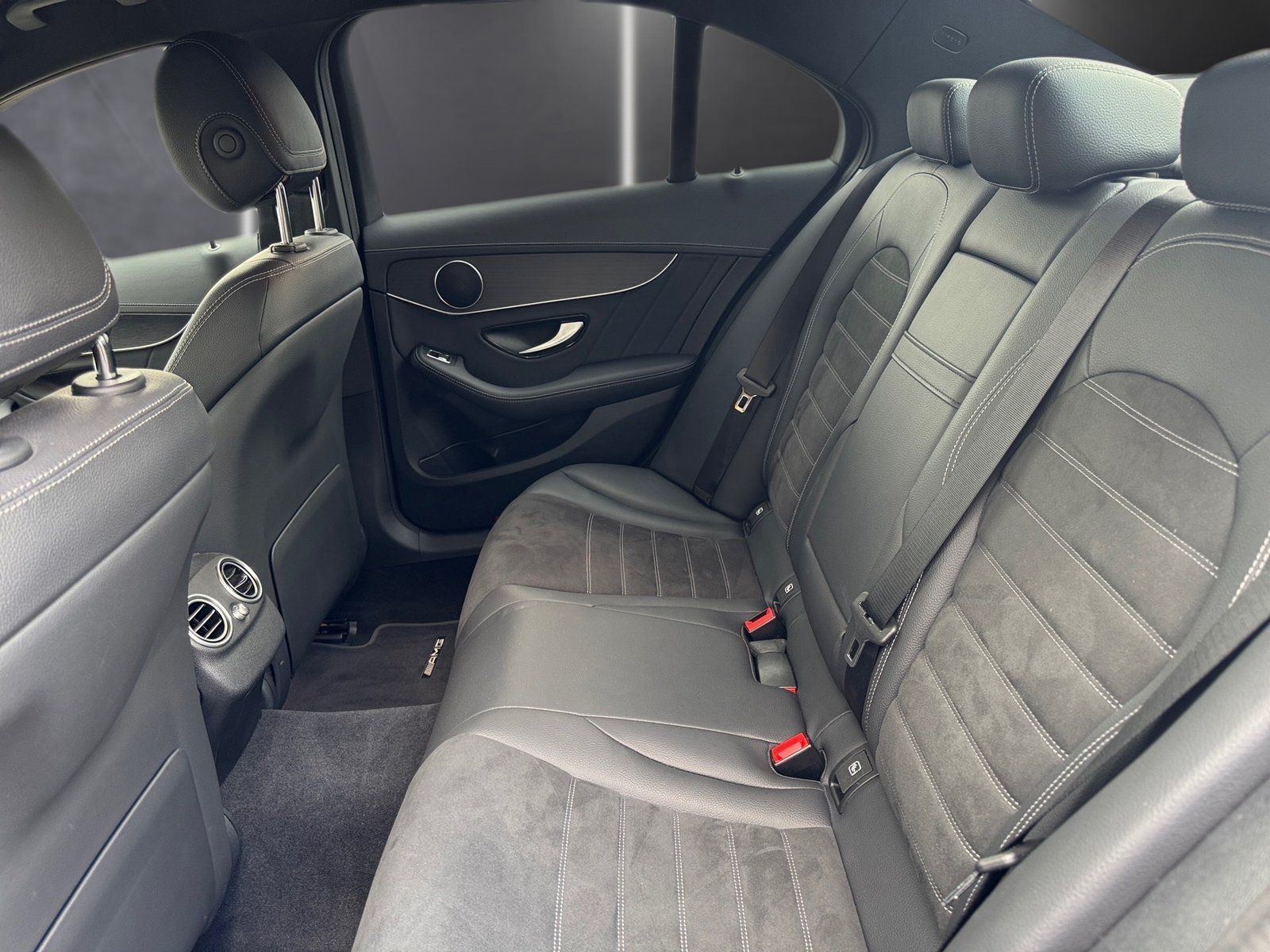 Fahrzeugabbildung Mercedes-Benz C 300 de AMG-Line*Kamera*LED*Comand*Volldigital*