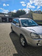 Hyundai Tucson - gebrauchte Hyundai TUCSON aus dem Jahr 2004