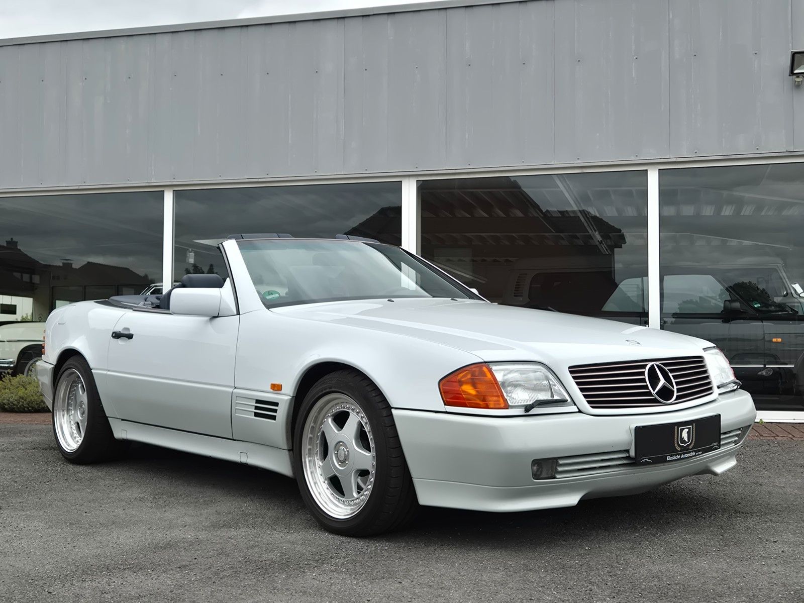 Fahrzeugabbildung Mercedes-Benz SL 500/Originale km/Sammlerzustand/OZ Futura 17"