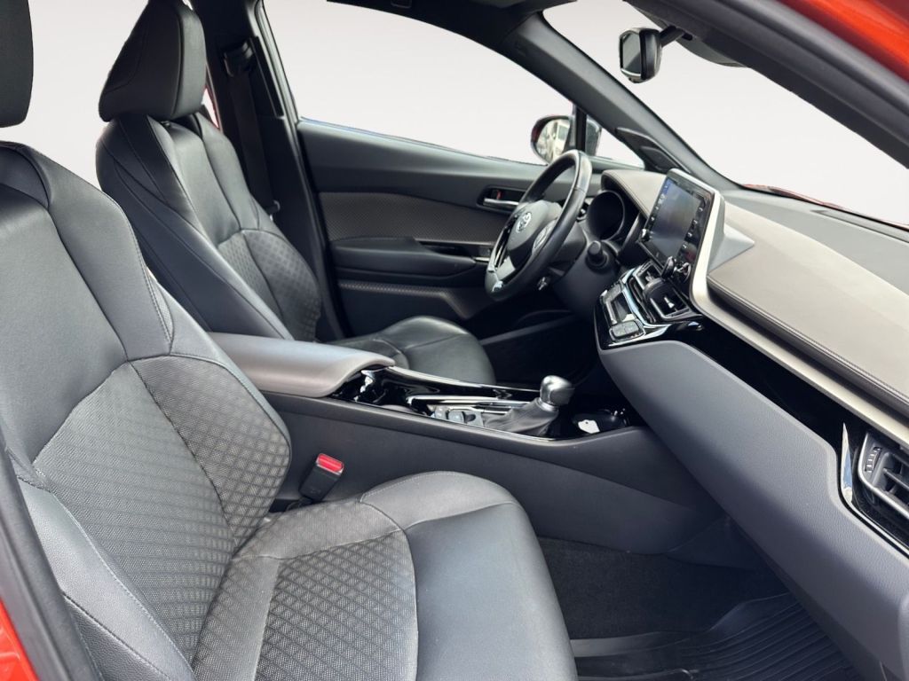Fahrzeugabbildung Toyota C-HR 2.0 Hybrid Orange Edition