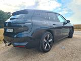 BMW iX xDrive40 - Sportpaket, Laserlicht, AHK - gebrauchte BMW iX aus dem Jahr 2023