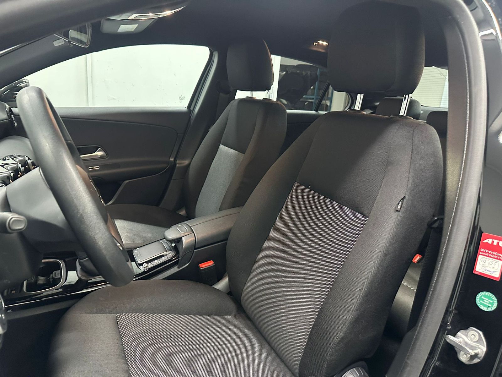 Fahrzeugabbildung Mercedes-Benz A 200 d Limousine *KAMERA*NAVI*CARPLAY*AHK*