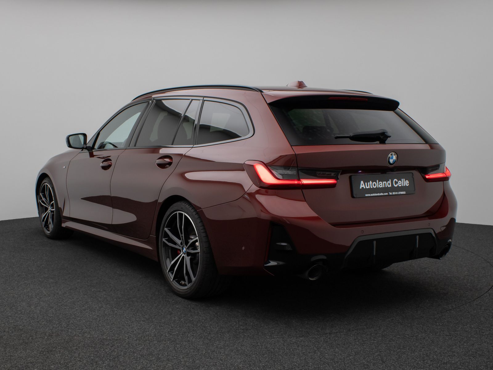 Fahrzeugabbildung BMW 320d M Sport Kamera HUD DAB H/K Komfort 19Zoll