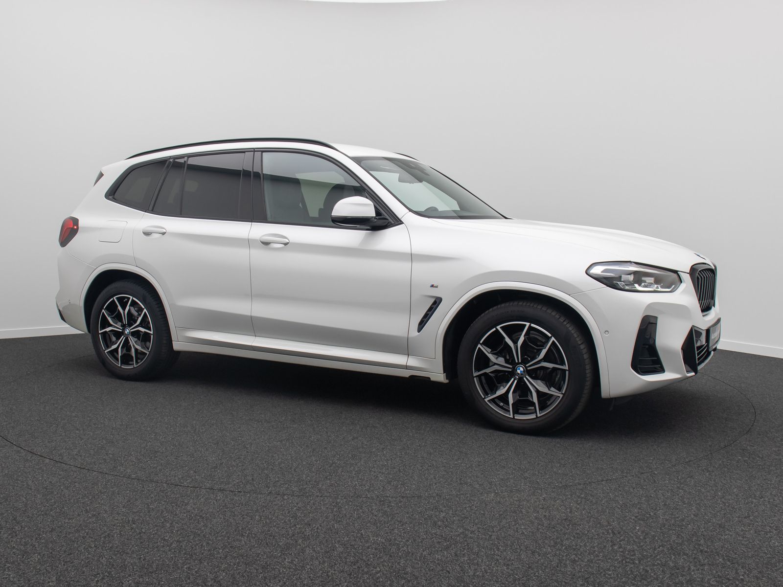 Fahrzeugabbildung BMW X3 xD20d M Sport DAB Kamera AHK HiFi Alarm 19Zol
