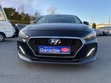 Hyundai i30 Fastback Premium*Leder*Kamera*Nav*vollaustat - Hyundai i30 Premium mit Benzin-Antrieb