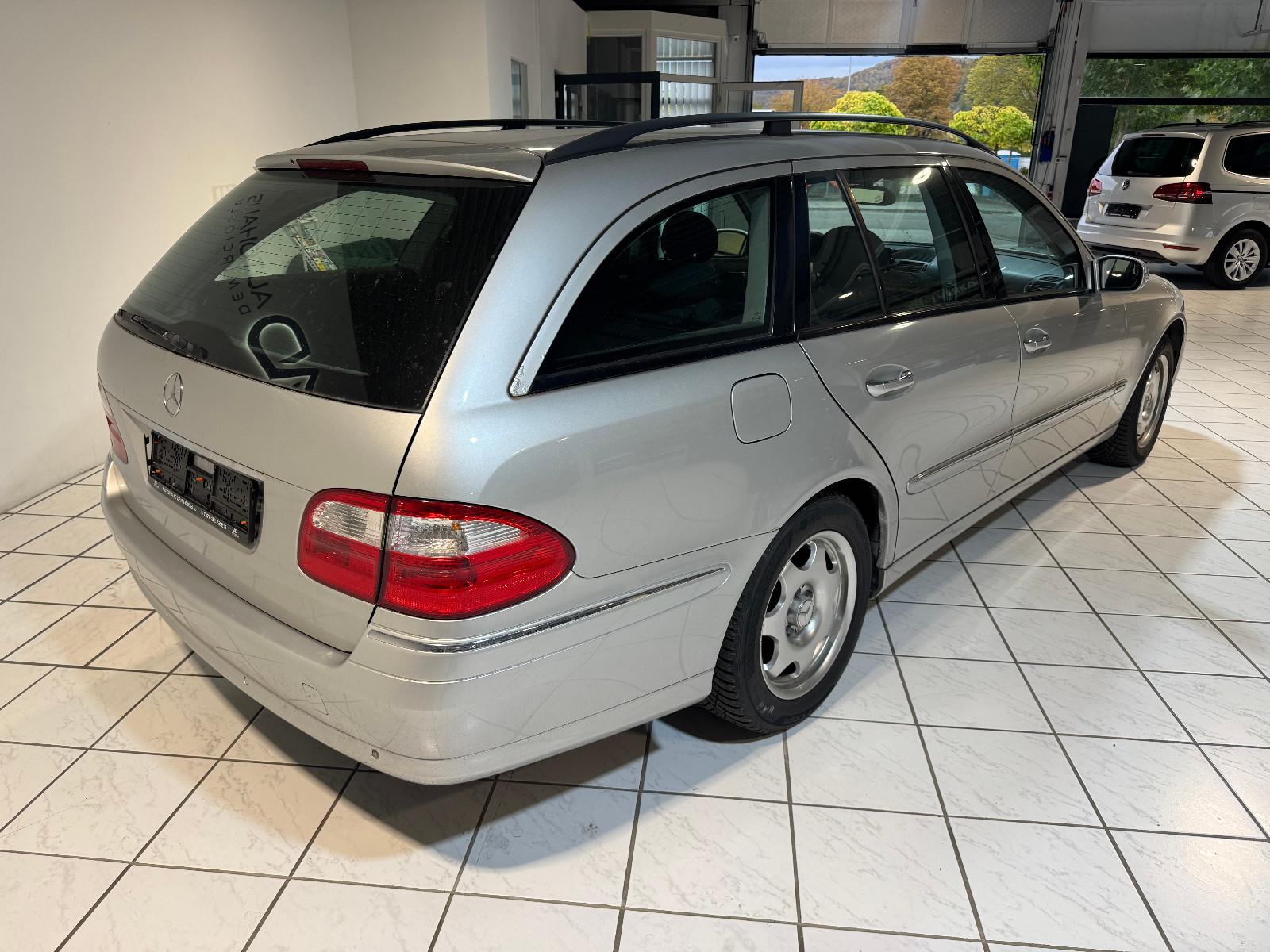 Mercedes-Benz E200 2004 — photo 6