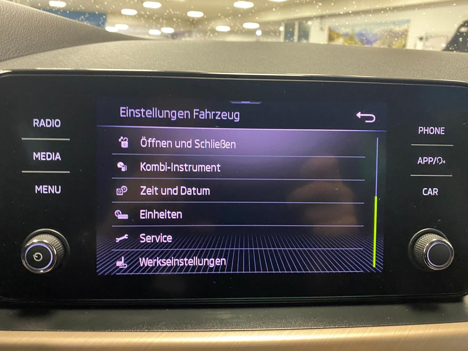 Fahrzeugabbildung SKODA Scala 1.0 TSI Style APP+KLIMA+RFK+PDC+SHZ+LED+++