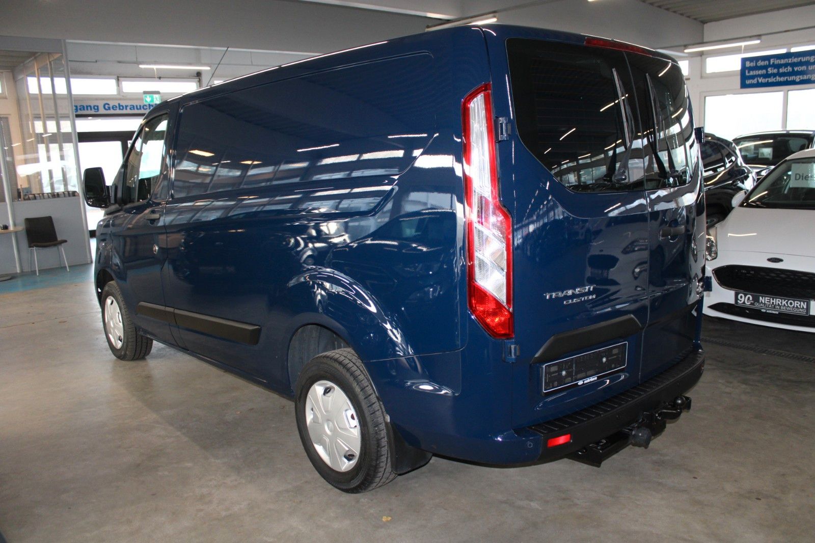 Fahrzeugabbildung Ford Transit Custom TREND L1 Kasten AHK KLIMA 1.Hand