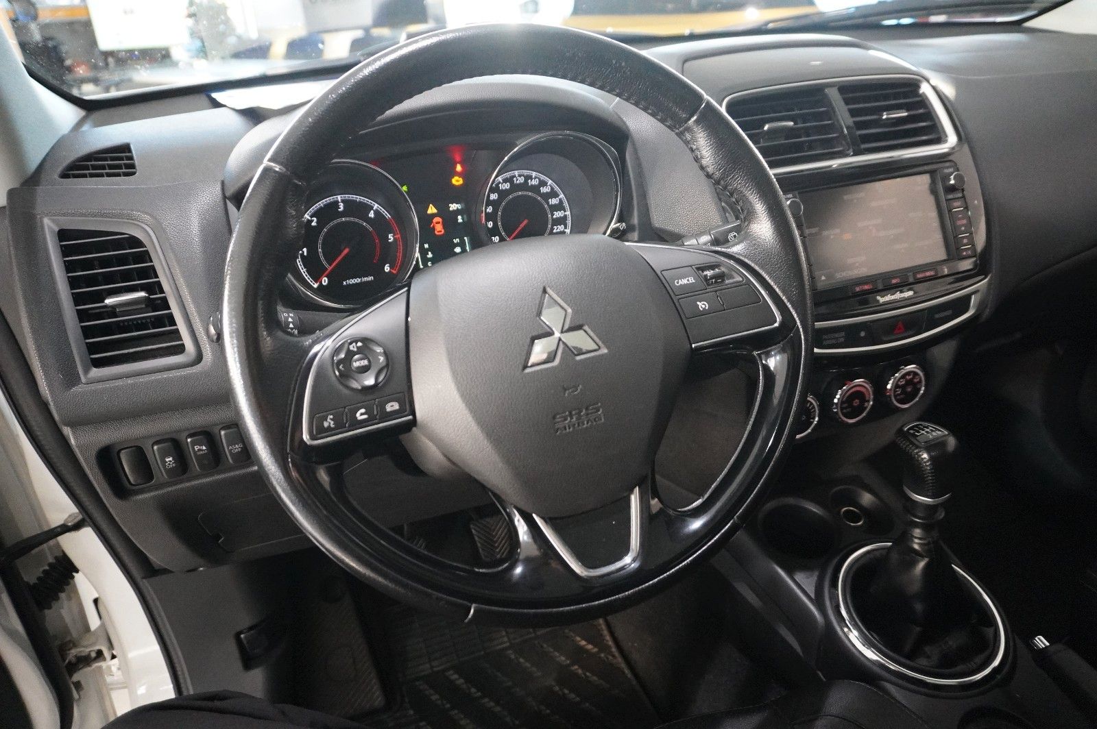 Fahrzeugabbildung Mitsubishi ASX 1.6D TOP 2WD NAVI/LED/KAMERA/PANO./SHZ/AHK