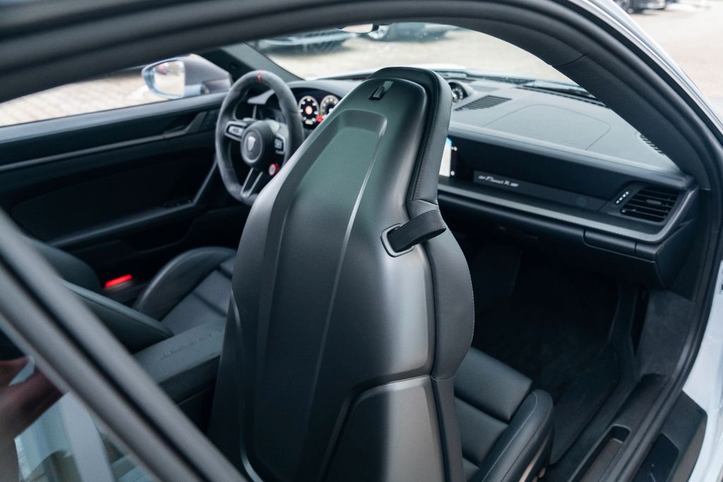 ANDERE Techart T Sport R/ SCHALTER/ 505 PS/ MATT CARBON ANDERE Techart T Sport R/ SCHALTER/ 505 PS/ MATT CARBON