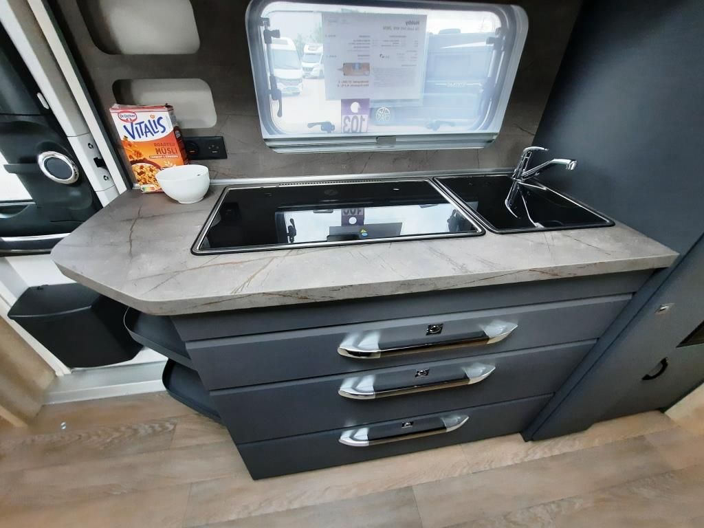 Fahrzeugabbildung Hobby De Luxe 545 KMF Verfüg./Auflastung 2.000 Kg