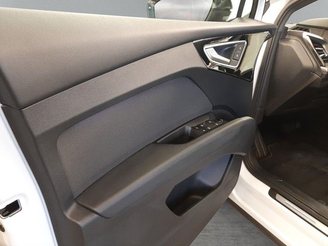 Fahrzeugabbildung Audi Q4 e-tron 40 advanced PANO Navi Matrix SONOS