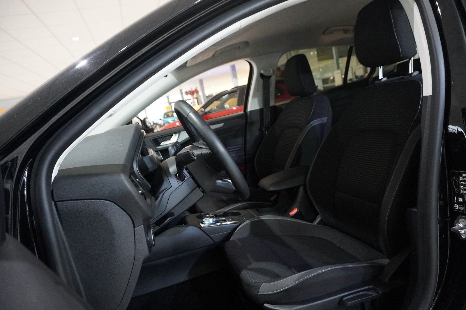 Fahrzeugabbildung Ford Focus Turnier 1.5D COOL & CONN NAVI/LED/SPORT/SH