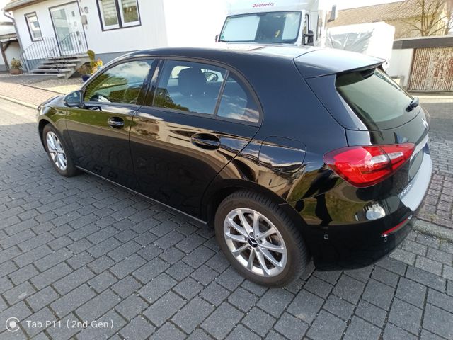 MERCEDES-BENZ A 250 e 