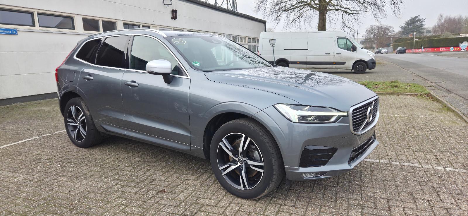 Volvo XC60 R Design AWD*LED*Leder*Kamera*Sound*DAB