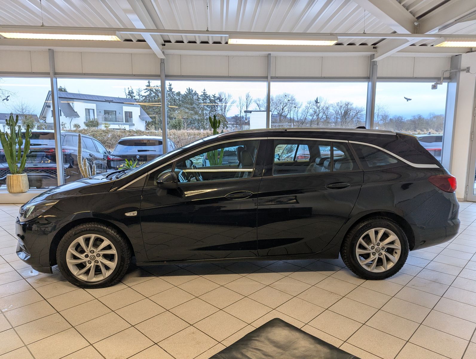 OPEL Astra 1.5 CDTI Aut. Elegance Navi LED Kamera - Image 4