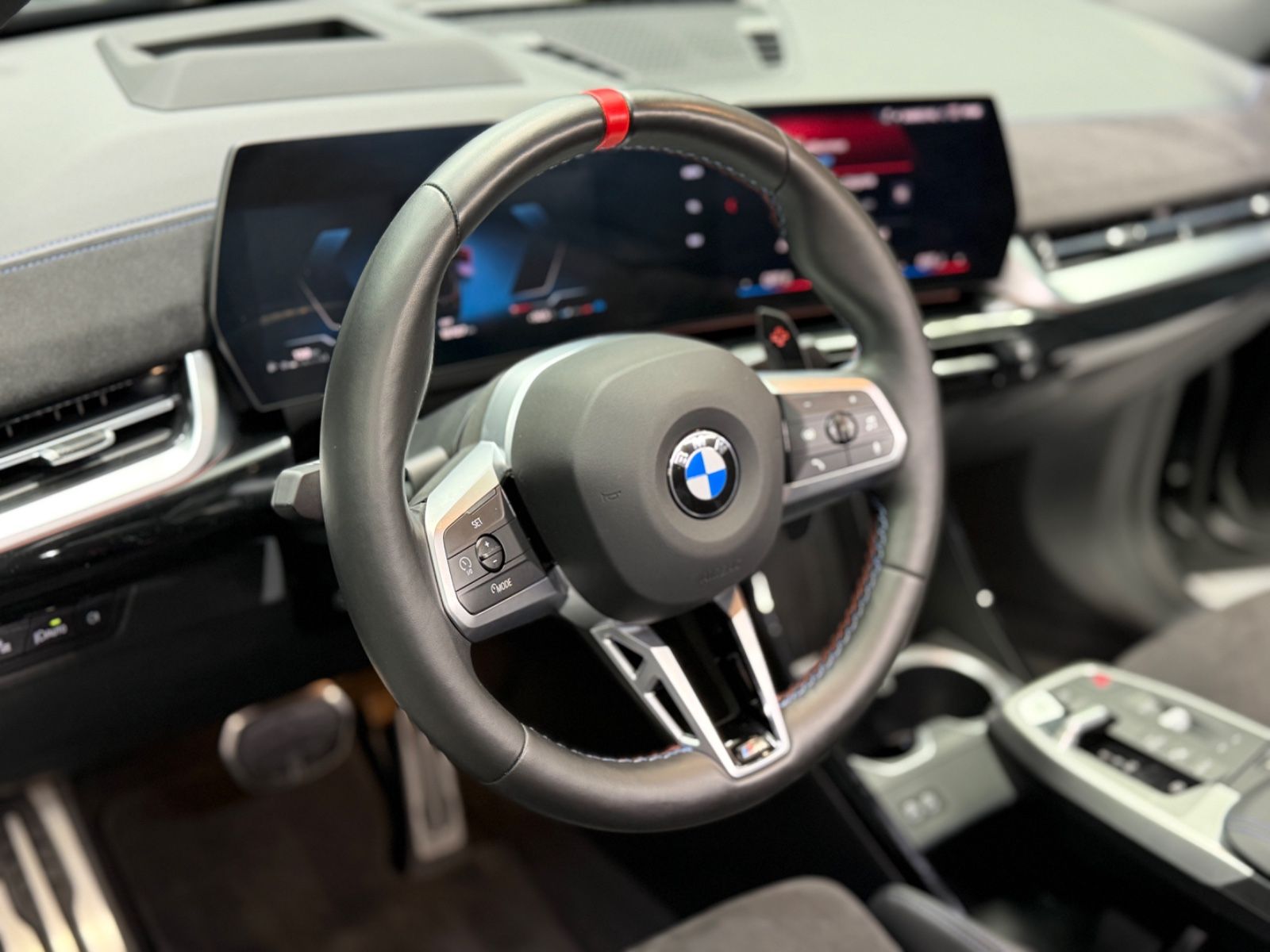 Fahrzeugabbildung BMW X2 M35 i xDrive|M-SPORT PRO|NAVI|HEAD-UP|21 ZOLL