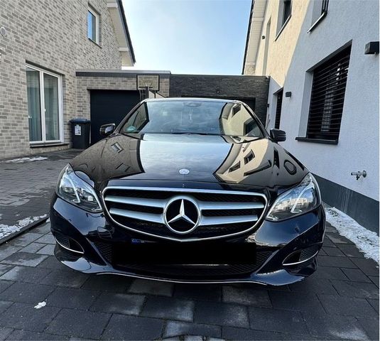 MERCEDES-BENZ Mercedes Benz W 212 E 200