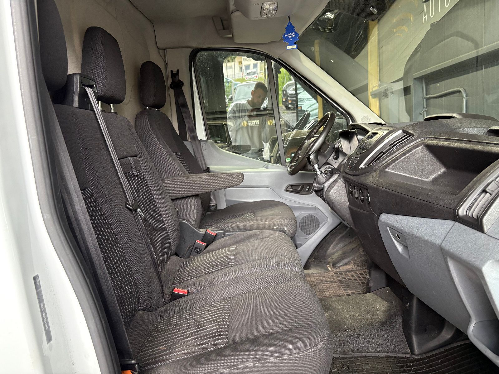 Fahrzeugabbildung Ford Transit Kasten 330 L2 H2Trend/3-SITZ/PDC/KLIMA/