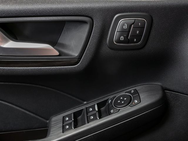 Ford Kuga 2.5 Plug-In Hybrid Vignale Stauassistent