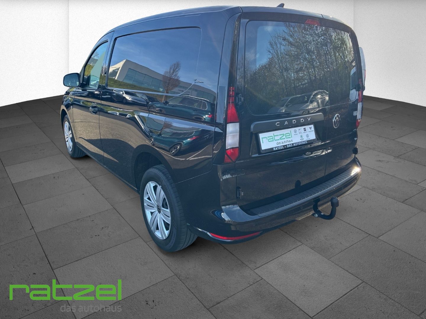 Fahrzeugabbildung Volkswagen Caddy Cargo 1.5 TSI EcoProfi AHK+Navigation