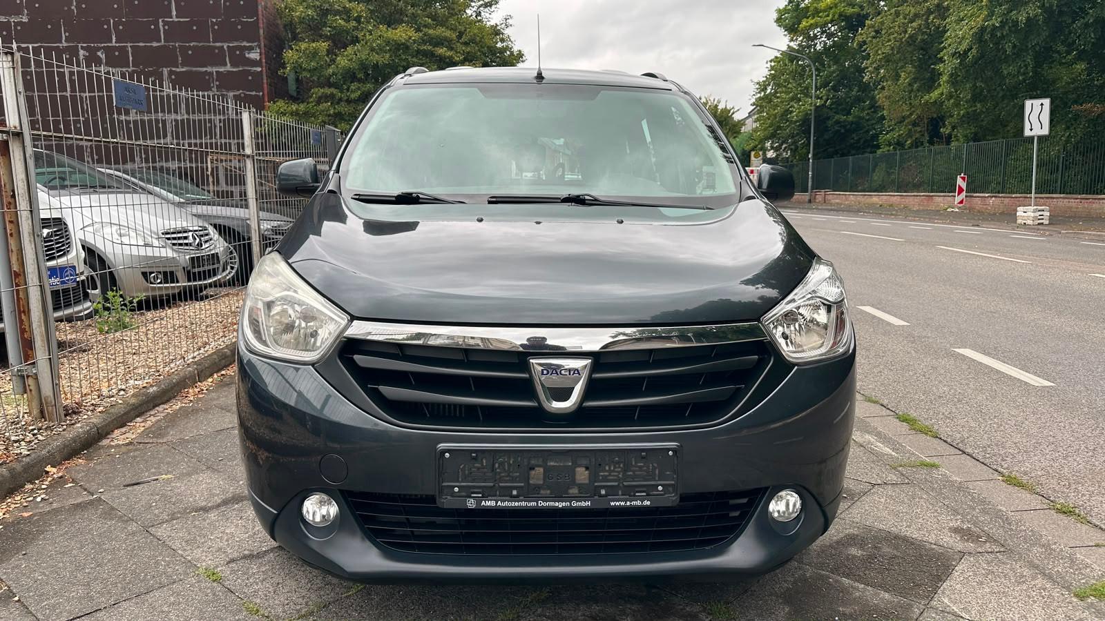Dacia Lodgy 2012 — rear view
