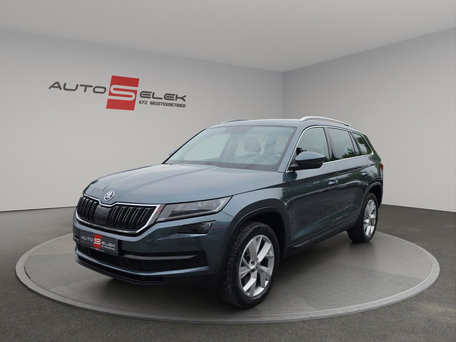 Fahrzeugabbildung SKODA Kodiaq Style 4x4 LED AHK CARPLAYER