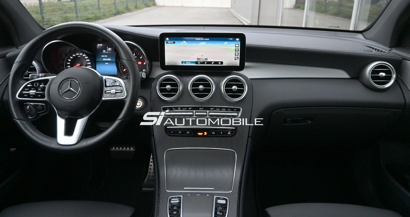 Fahrzeugabbildung Mercedes-Benz GLC 300 d 4MAT. Coupé AMG LINE °MEMORY°SITZKLIMA