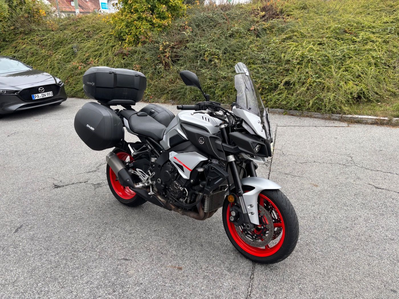 Fahrzeugabbildung Yamaha MT 10 Topcase, Seitenkoffer