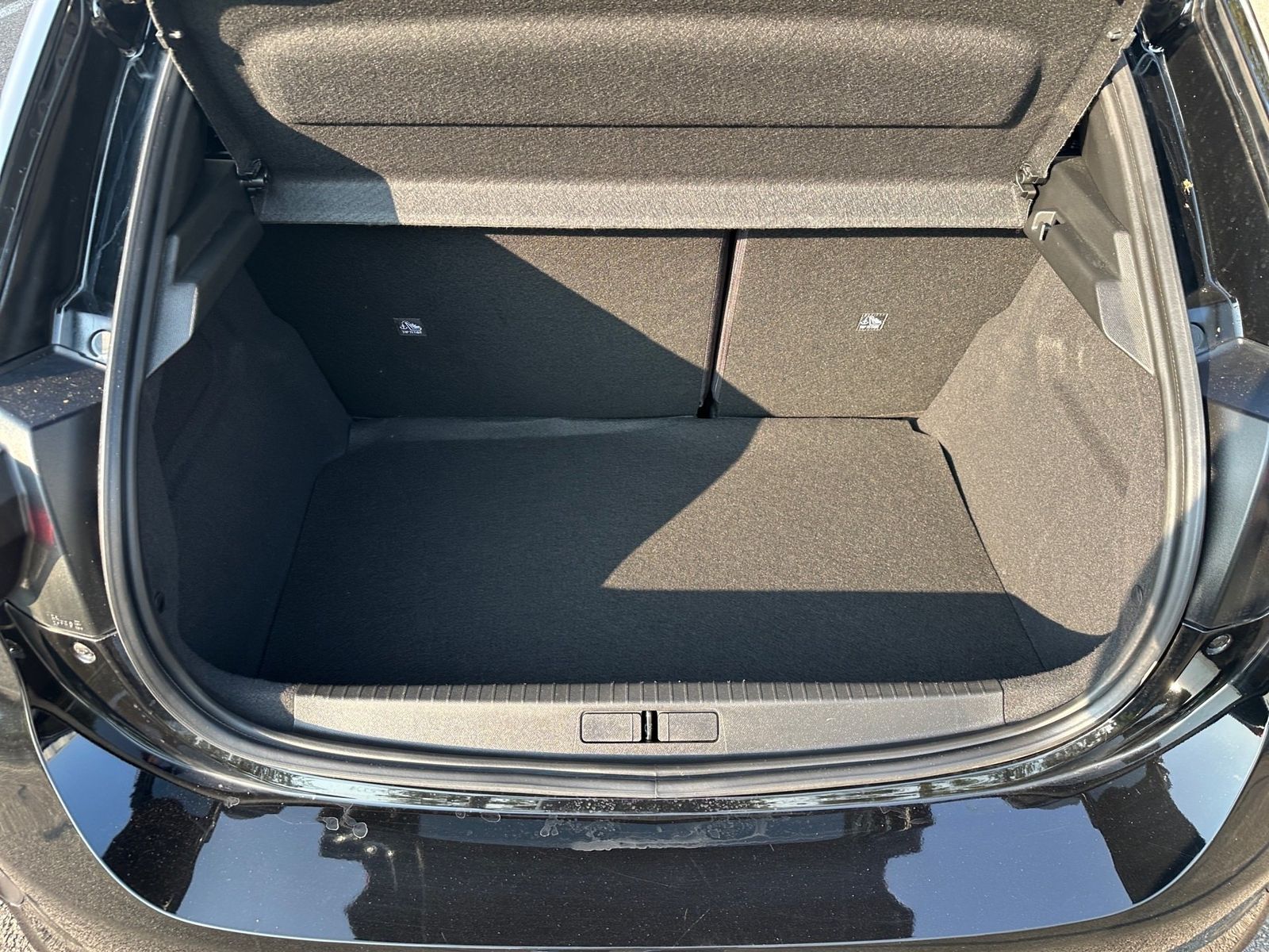 Fahrzeugabbildung Opel CORSA (P2JO)