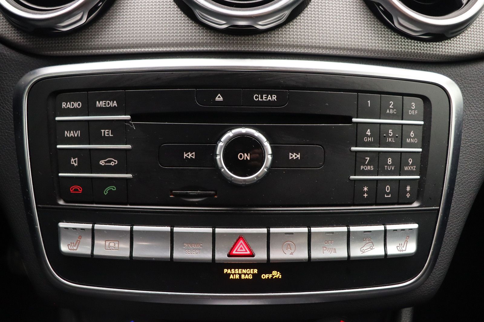 Fahrzeugabbildung Mercedes-Benz GLA 220 d 4Matic AHK NAVI KAMERA LED