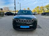Jeep Compass 1.3 GSE T4 110kW Longitude DCT Longitude - Jeep Compass Longitude mit Benzin-Antrieb