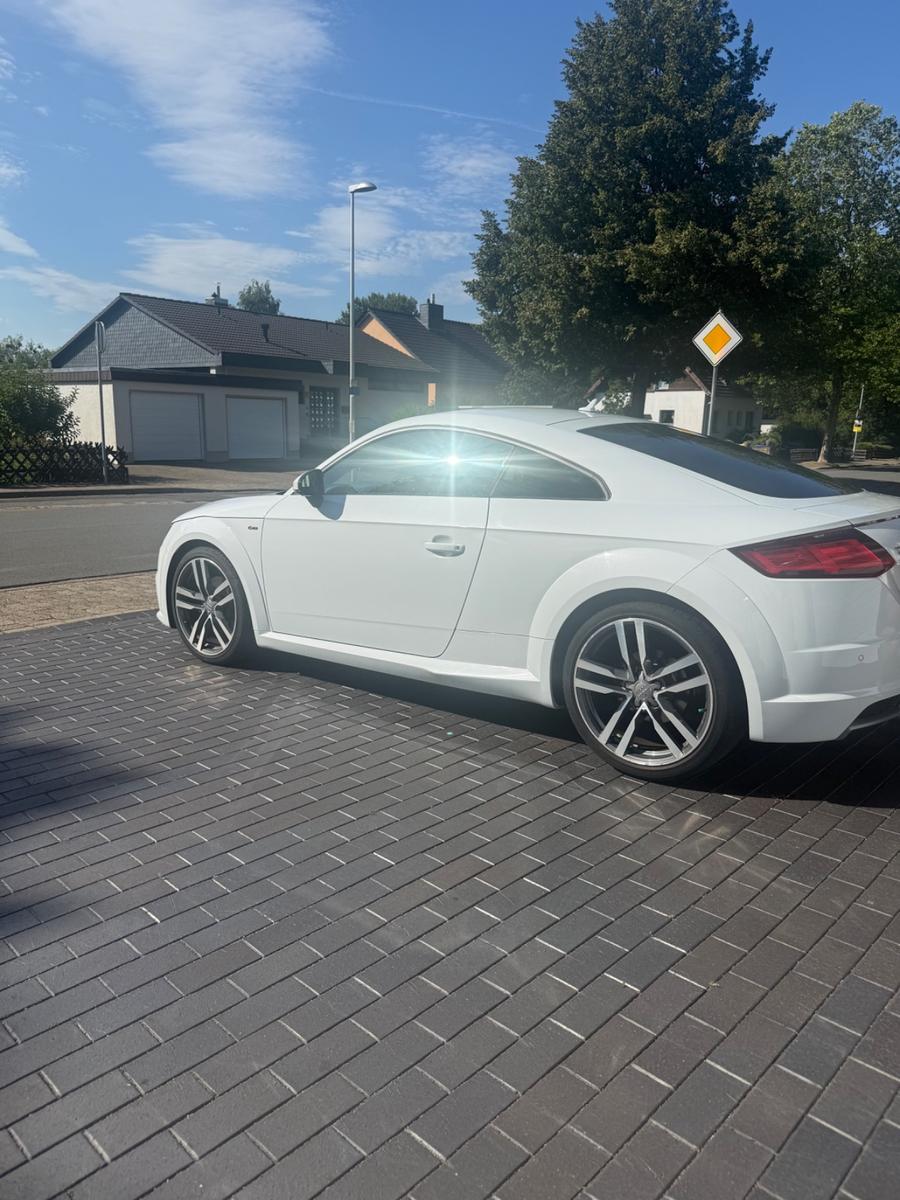 Audi TT Coupe 2.0 TDI ultra -