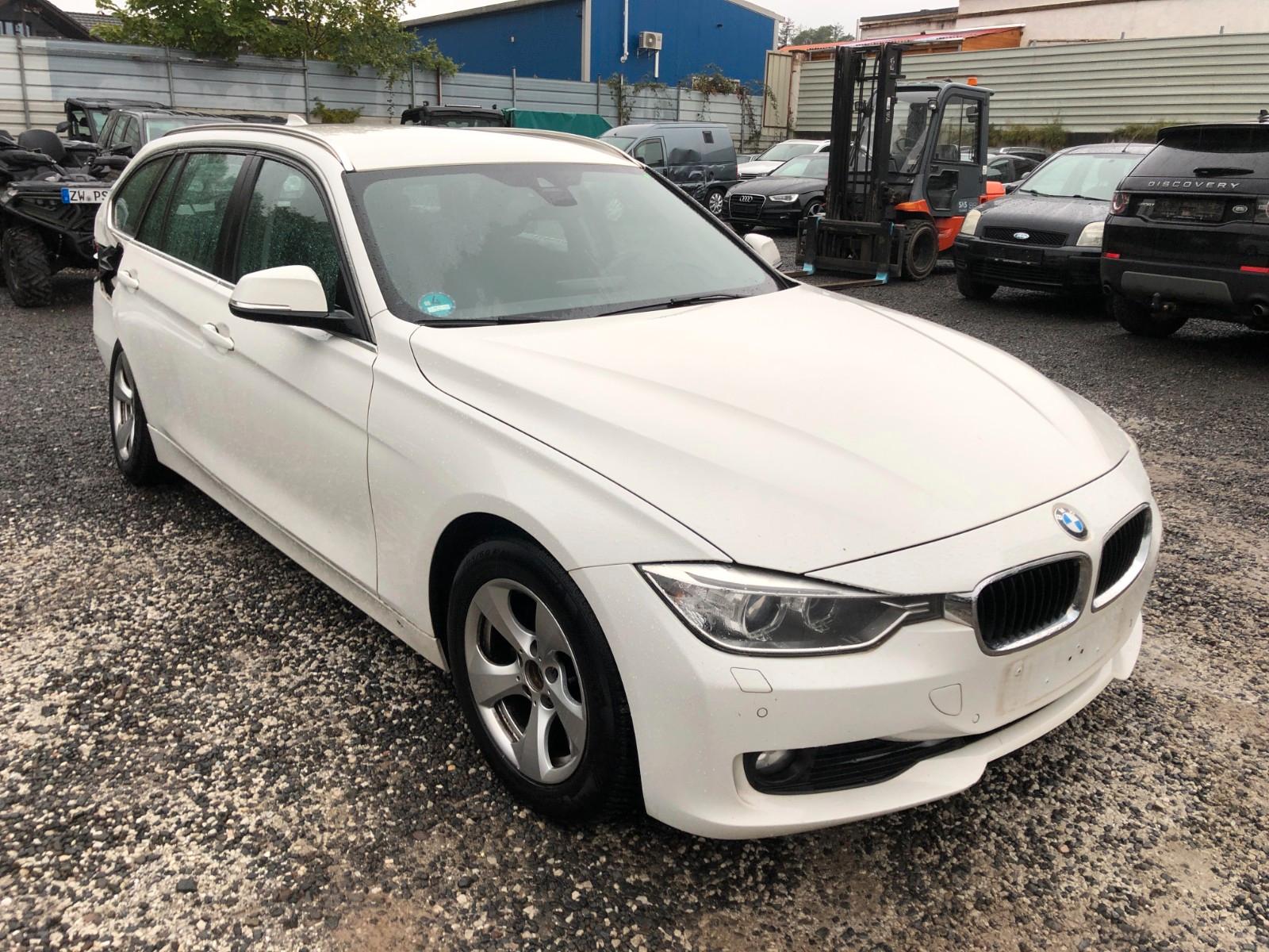BMW 320 2013 — rear view