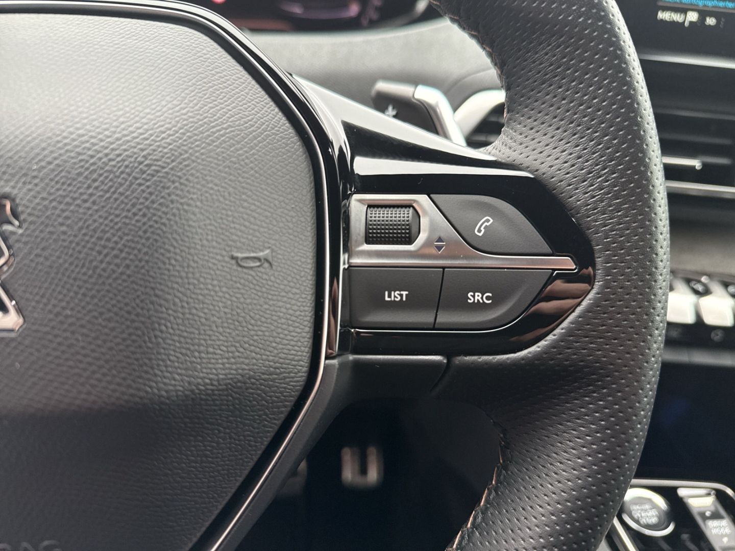 Fahrzeugabbildung Peugeot 3008 Hybrid 136 GT Navi Digitales Cockpit LED AC