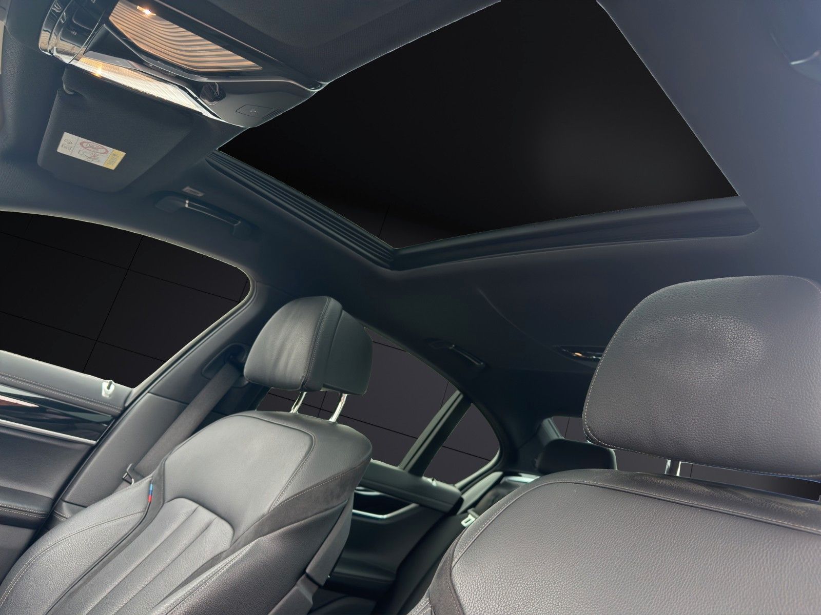 Fahrzeugabbildung BMW 730 d xDrive *M Sport*Schiebedach*H&K*Softclose*