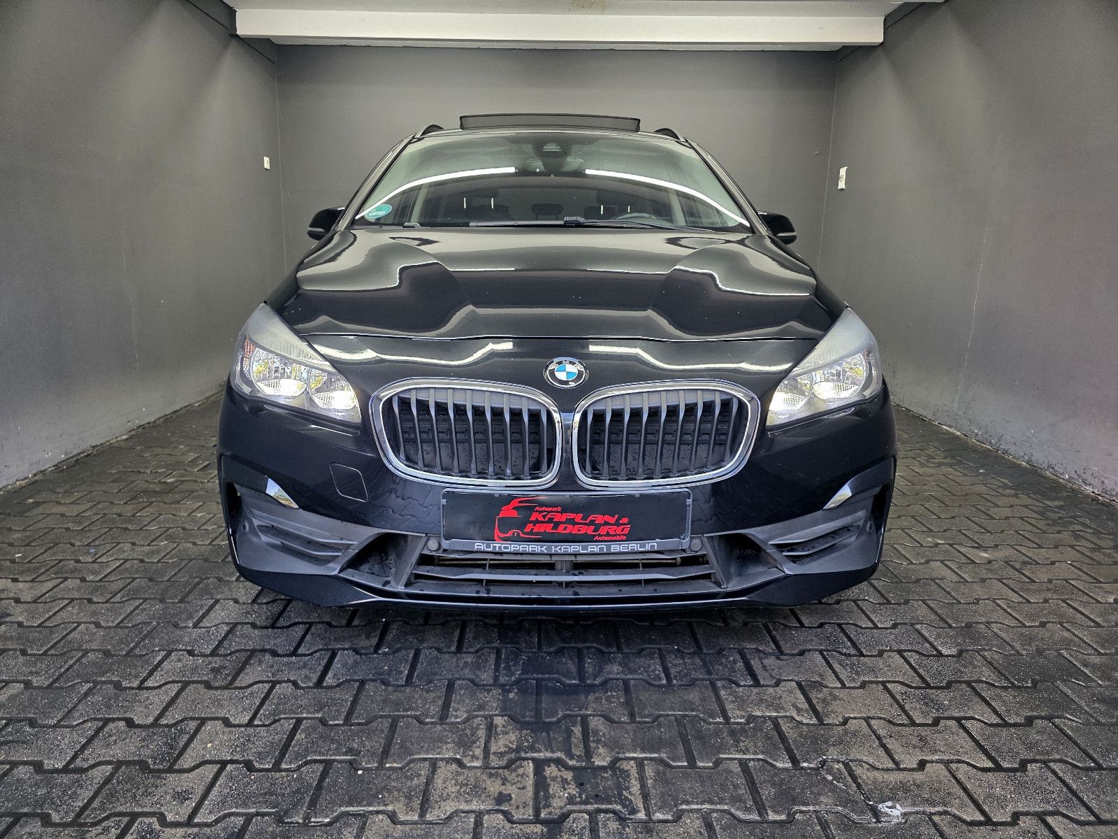 BMW 220 Active Tourer, AUTOMATIK, PANORAMA, NAVI,PDC imagem 2