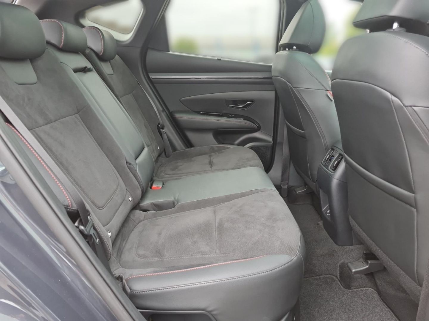 Fahrzeugabbildung Hyundai Tucson Line Hybrid 1.6 T-GDi 230PS 6-AT 2WD N LI