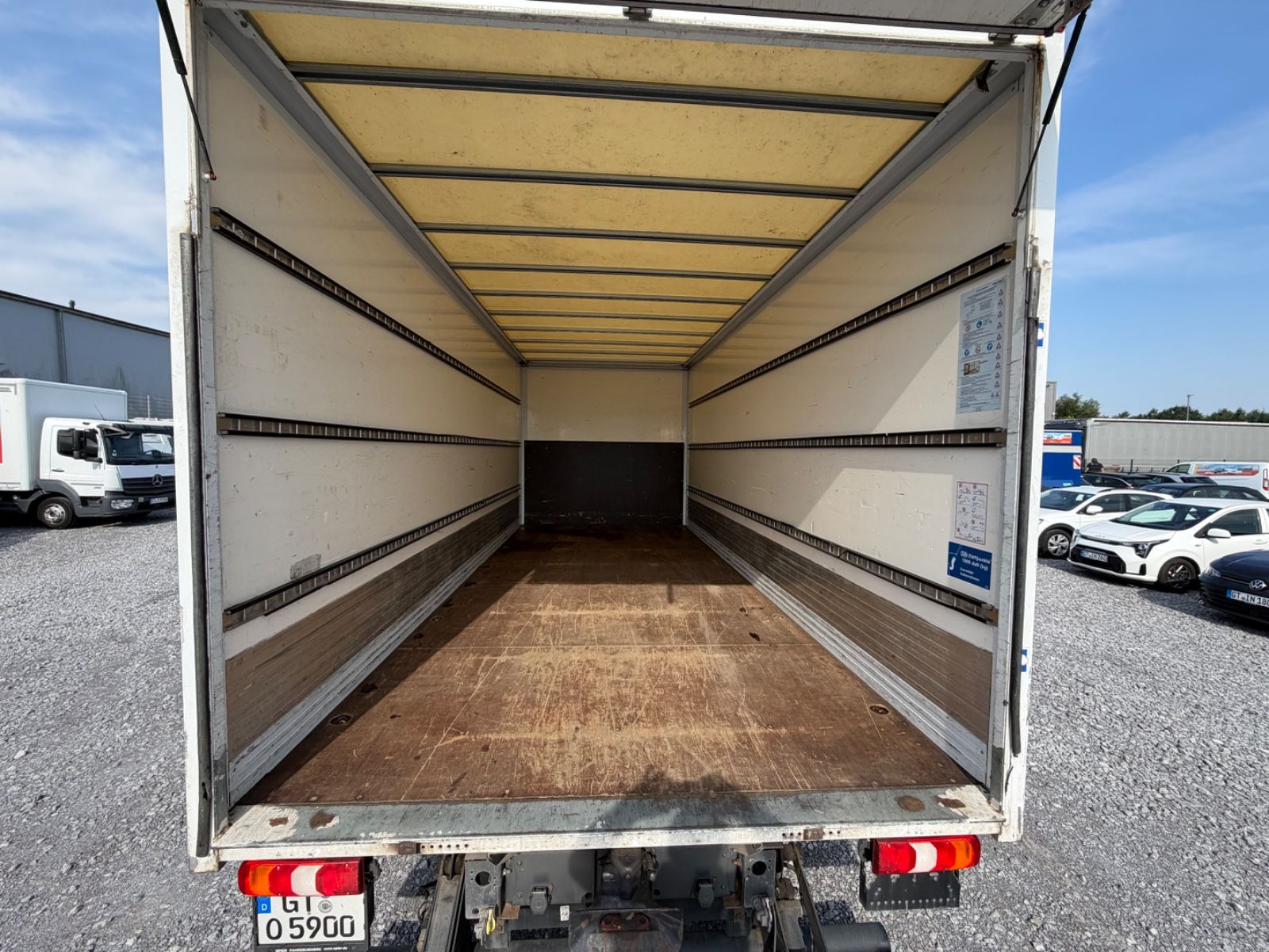 Fahrzeugabbildung Mercedes-Benz Atego 818 L Koffer LBW Klima Automatic AHK