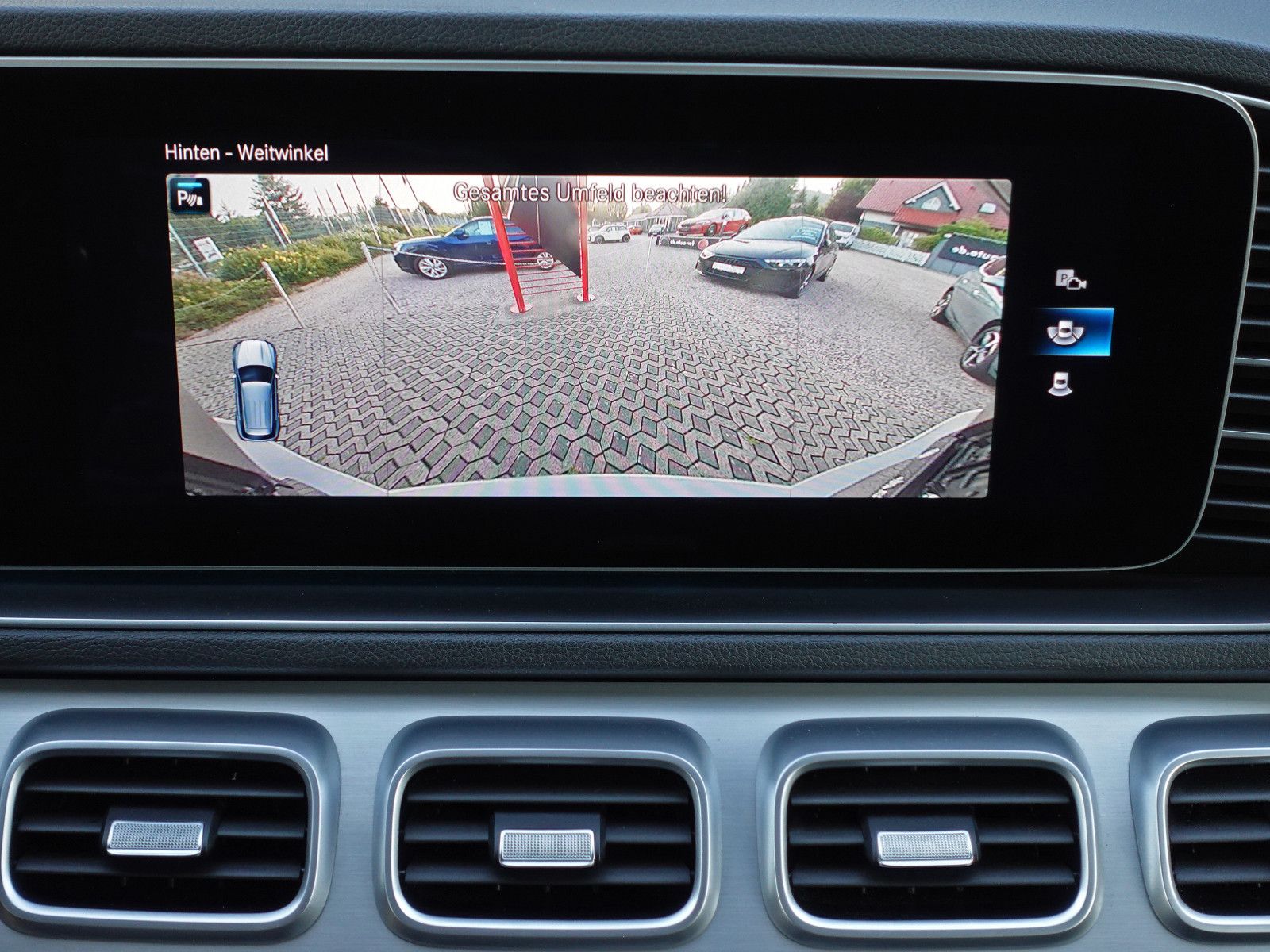Fahrzeugabbildung Mercedes-Benz GLE 300d 4MATIC 9G-Tronic AMG Line M-BEAM AHK