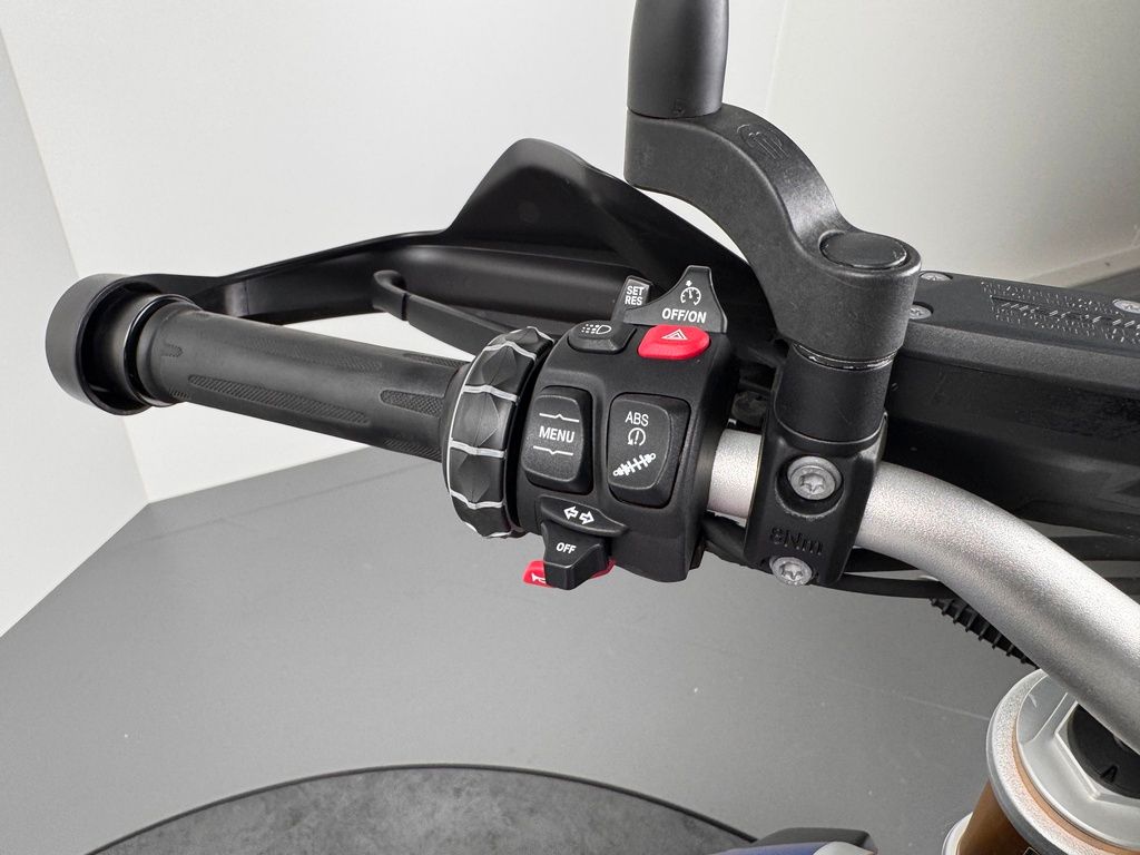 Fahrzeugabbildung BMW R 1250 R *SCHECKHEFTGEPFL. *1. HAND *TOP-ZUSTAND