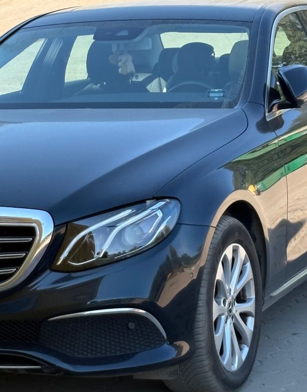 Image of Mercedes-Benz E 200