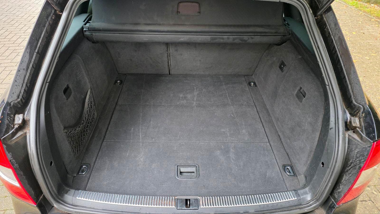 Audi A4 2004 — photo 6